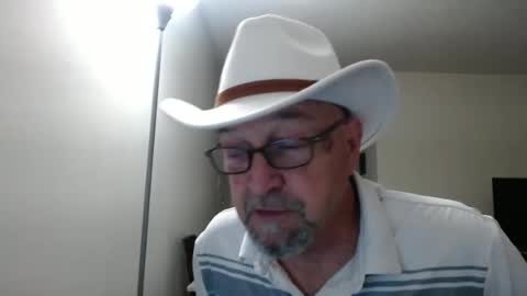 Snapshot of pipewizard chatting on January 15, 11:40 pm pipewizard online show from January 15, 11:40 pm