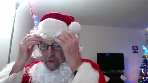 Snapshot of pipewizard chatting on December 24, 11:44 pm pipewizard online show from December 24, 11:44 pm