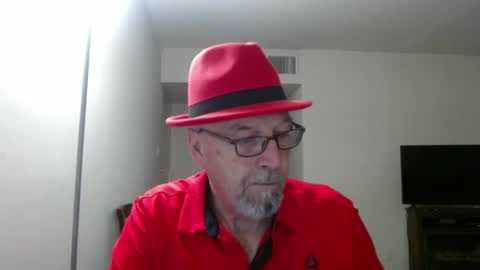 Snapshot of pipewizard chatting on February 15, 12:04 am pipewizard online show from February 15, 12:04 am
