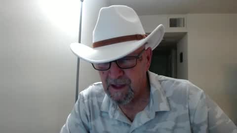 Snapshot of pipewizard chatting on January 19, 11:53 pm pipewizard online show from January 19, 11:53 pm