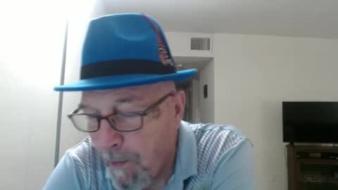 Snapshot of pipewizard chatting on February 20, 11:32 pm pipewizard online show from February 20, 11:32 pm