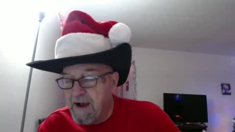 Snapshot of pipewizard chatting on December 22, 12:07 am pipewizard online show from December 22, 12:07 am