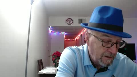 Snapshot of pipewizard chatting on December 12, 12:27 am pipewizard online show from December 12, 12:27 am