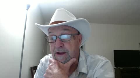 Snapshot of pipewizard chatting on January 11, 11:35 pm pipewizard online show from January 11, 11:35 pm