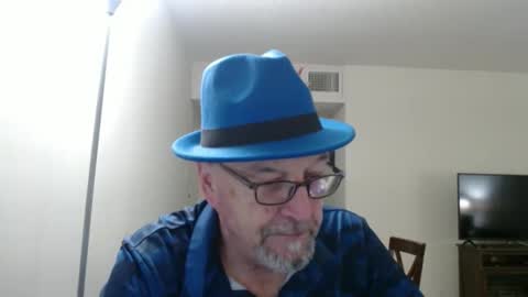 Snapshot of pipewizard chatting on January 27, 12:01 am pipewizard online show from January 27, 12:01 am