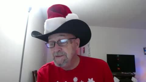 Snapshot of pipewizard chatting on December 3, 12:52 am pipewizard online show from December 3, 12:52 am