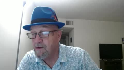 Snapshot of pipewizard chatting on January 14, 11:37 pm pipewizard online show from January 14, 11:37 pm