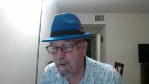 Snapshot of pipewizard chatting on February 27, 12:36 am pipewizard online show from February 27, 12:36 am