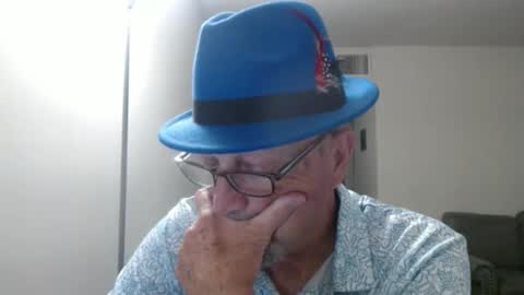 Snapshot of pipewizard chatting on September 21, 11:42 pm pipewizard online show from September 21, 11:42 pm