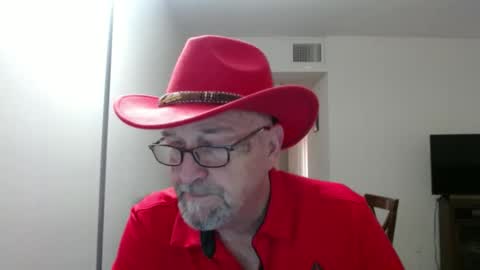Snapshot of pipewizard chatting on March 10, 11:27 pm pipewizard online show from March 10, 11:27 pm