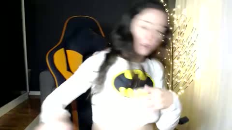 piscesgirl06 online show from January 19, 5:39 am