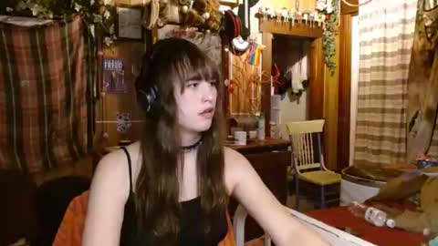 Izzy online show from April 2, 1:24 am