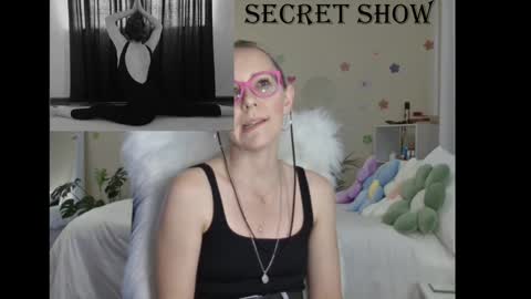 Lynn online show from January 24, 3:02 pm