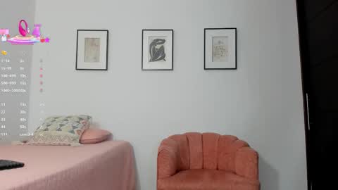 Angie Henao online show from January 12, 3:30 pm