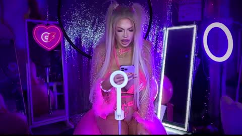 Snapshot of plasticfuckdoll chatting on February 10, 1:57 am Dumb bimbo fuck doll online show from February 10, 1:57 am