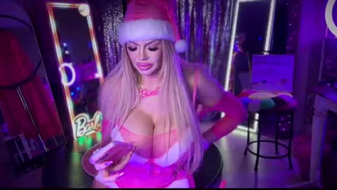 Snapshot of plasticfuckdoll chatting on December 26, 1:40 am Dumb bimbo fuck doll online show from December 26, 1:40 am
