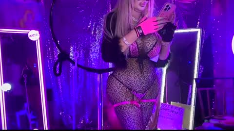 Snapshot of plasticfuckdoll chatting on January 26, 10:55 am Dumb bimbo fuck doll online show from January 26, 10:55 am