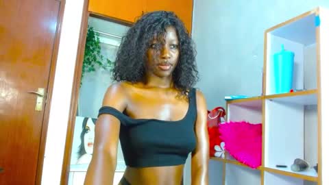 Snapshot of playboypetit chatting on December 2, 9:23 pm playboypetit online show from December 2, 9:23 pm