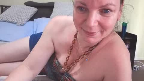 Snapshot of playfulcurvymilf chatting on September 19, 2:37 am playfulcurvymilf online show from September 19, 2:37 am