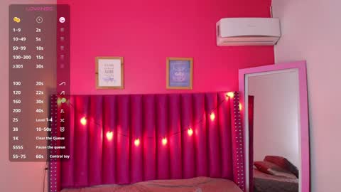 Snapshot of playfuljust_18 chatting on February 1, 12:37 pm SAMARA online show from February 1, 12:37 pm