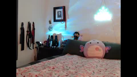 Rei online show from December 18, 8:25 pm