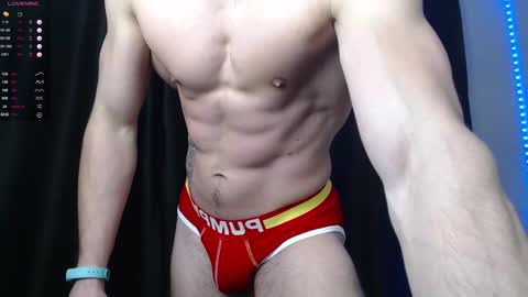 Snapshot of playmate_ chatting on February 9, 9:39 pm John online show from February 9, 9:39 pm