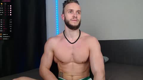 Snapshot of playmate_ chatting on January 6, 5:06 pm John online show from January 6, 5:06 pm