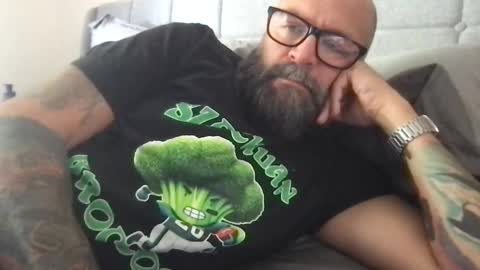 PleaseSitOnMyCock online show from November 17, 5:26 pm