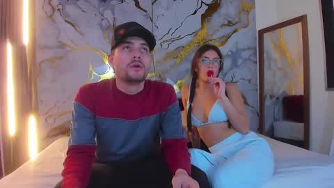 Snapshot of pleasure_vibes023 chatting on March 5, 8:53 pm JUAN AND JULI online show from March 5, 8:53 pm