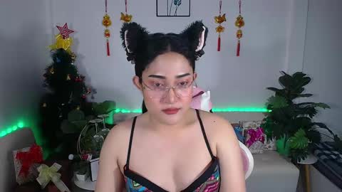 Snapshot of ploysaithailand chatting on January 15, 7:05 am Ploysai online show from January 15, 7:05 am