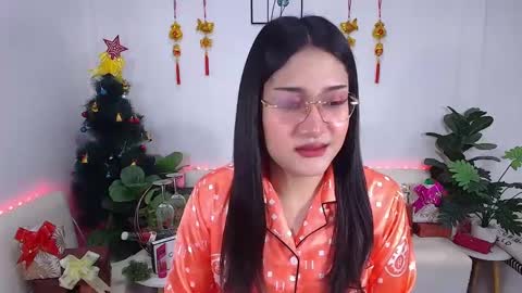 Snapshot of ploysaithailand chatting on January 20, 2:01 am Ploysai online show from January 20, 2:01 am