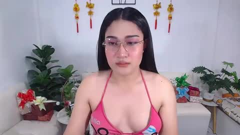 Snapshot of ploysaithailand chatting on February 11, 7:12 am Ploysai online show from February 11, 7:12 am