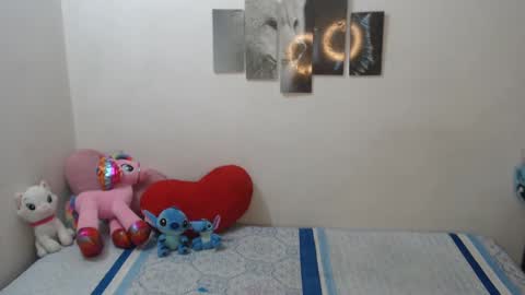 Snapshot of pocahontas_princess__ chatting on September 17, 1:58 pm Pocahontas online show from September 17, 1:58 pm
