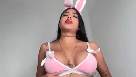 pocahotass18 online show from September 22, 3:32 am