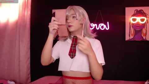  Luna  online show from November 6, 5:05 pm