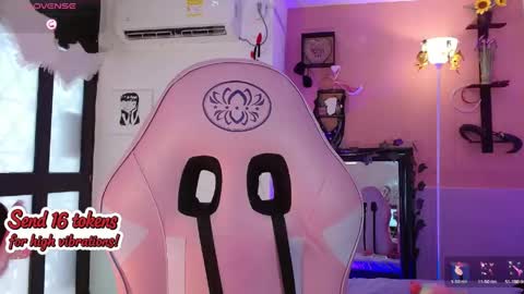 poison_liv online show from April 12, 2:10 pm