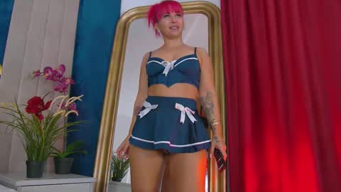 poison_milf_ online show from September 29, 4:22 am