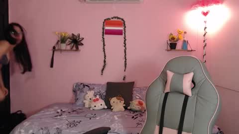 poison_pink online show from September 20, 2:09 pm