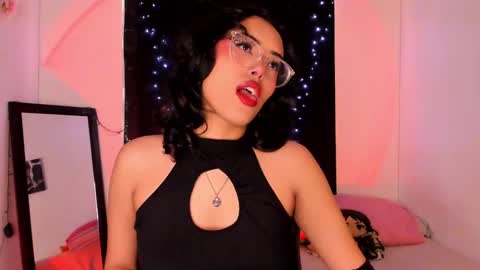 Snapshot of poison_willow chatting on February 19, 5:38 pm Willow Hours 12pm to 630pm Colombian time FRIDAY AND SUNDAY FREE DAYS online show from February 19, 5:38 pm