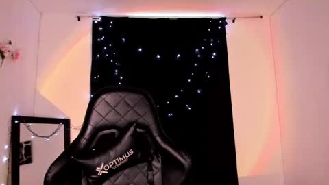 Snapshot of poison_willow chatting on January 20, 9:01 pm Willow Hours 12pm to 630pm Colombian time FRIDAY AND SUNDAY FREE DAYS online show from January 20, 9:01 pm