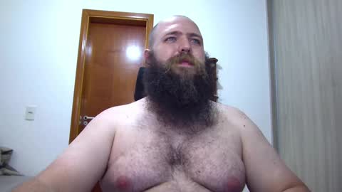 Snapshot of polar_bear91 chatting on February 3, 3:09 am Bear online show from February 3, 3:09 am