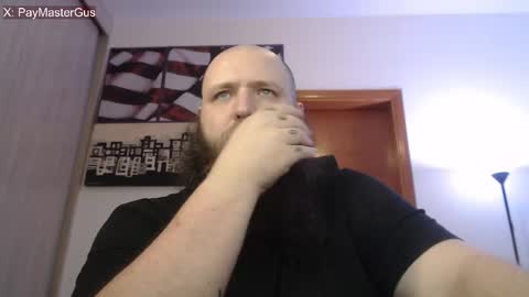 Bear online show from October 18, 4:49 am