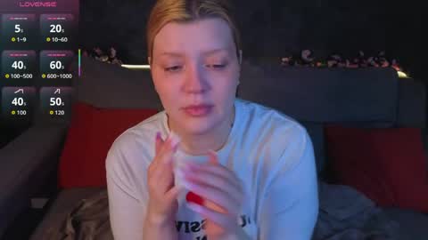 Polly online show from May 19, 1:56 am
