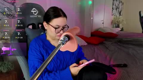 pollyshmidt online show from December 23, 3:29 am