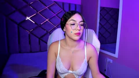 poly sasha  online show from April 24, 4:58 am