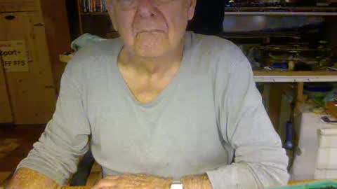 Snapshot of pomme1949 chatting on December 2, 10:03 am pomme1949 online show from December 2, 10:03 am