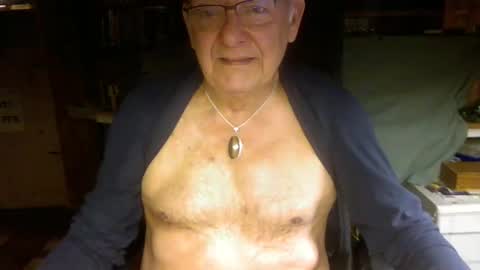 Snapshot of pomme1949 chatting on January 3, 12:18 pm pomme1949 online show from January 3, 12:18 pm