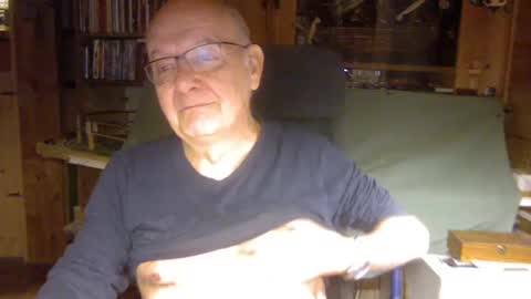 Snapshot of pomme1949 chatting on December 23, 3:00 pm pomme1949 online show from December 23, 3:00 pm