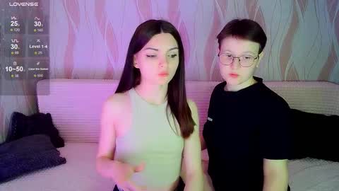 Ana and Tati online show from September 30, 9:25 pm