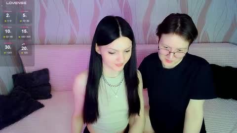 Snapshot of pornostendup chatting on February 24, 7:30 pm Ana and Tati online show from February 24, 7:30 pm